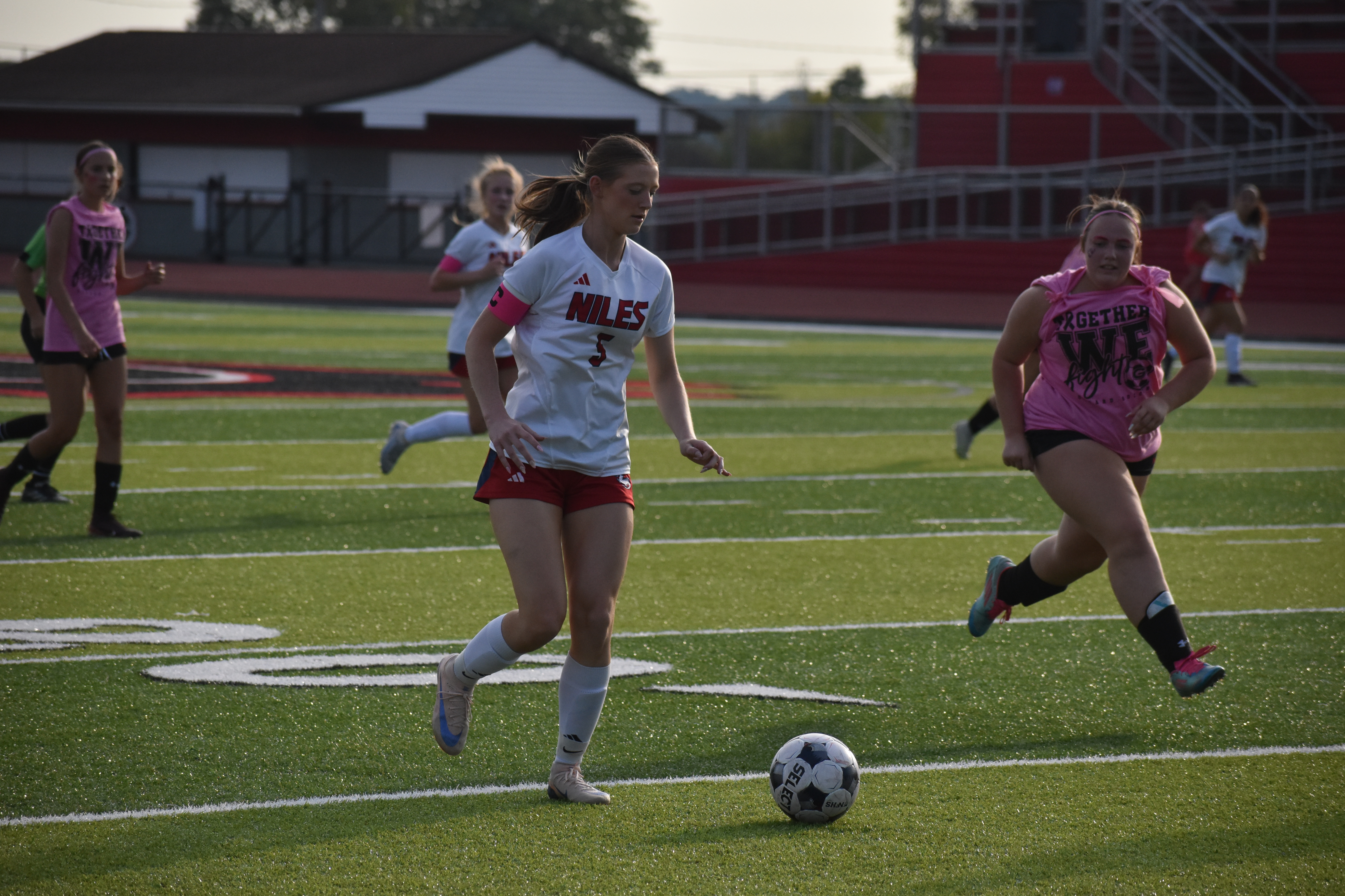Niles stays perfect with win over Girard